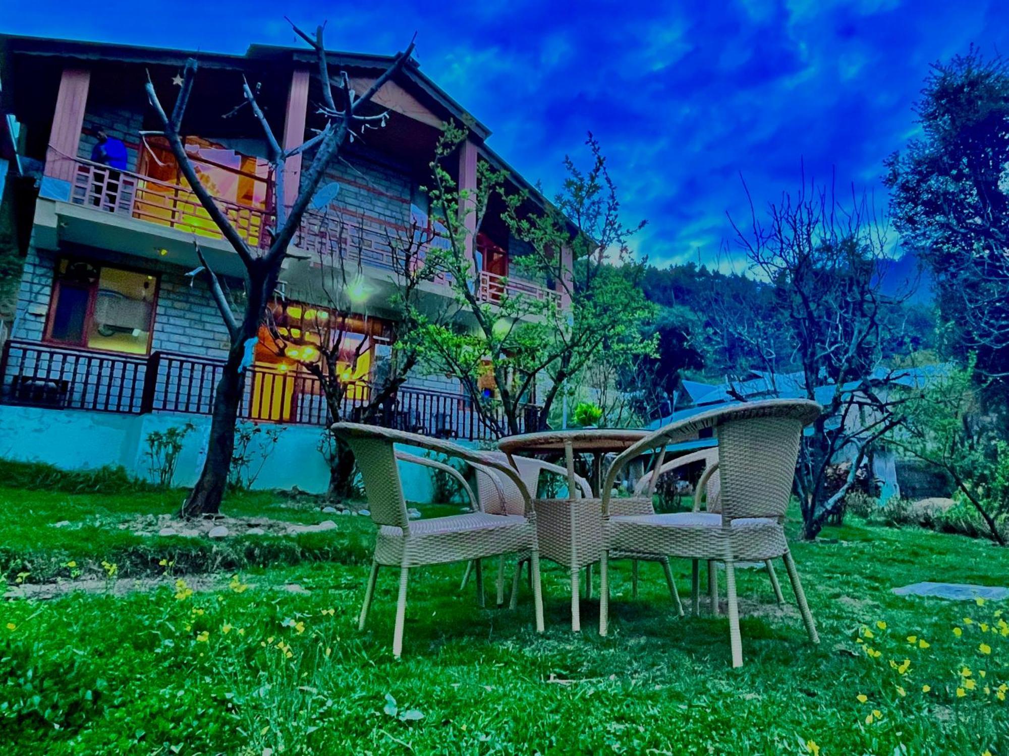 The Manu Emerald # Farmhouse # Top Selling Cottage In Manali # Peaceful Heritage Cozy Stay # Lawn With Bonfire # Most Awarded Zewnętrze zdjęcie